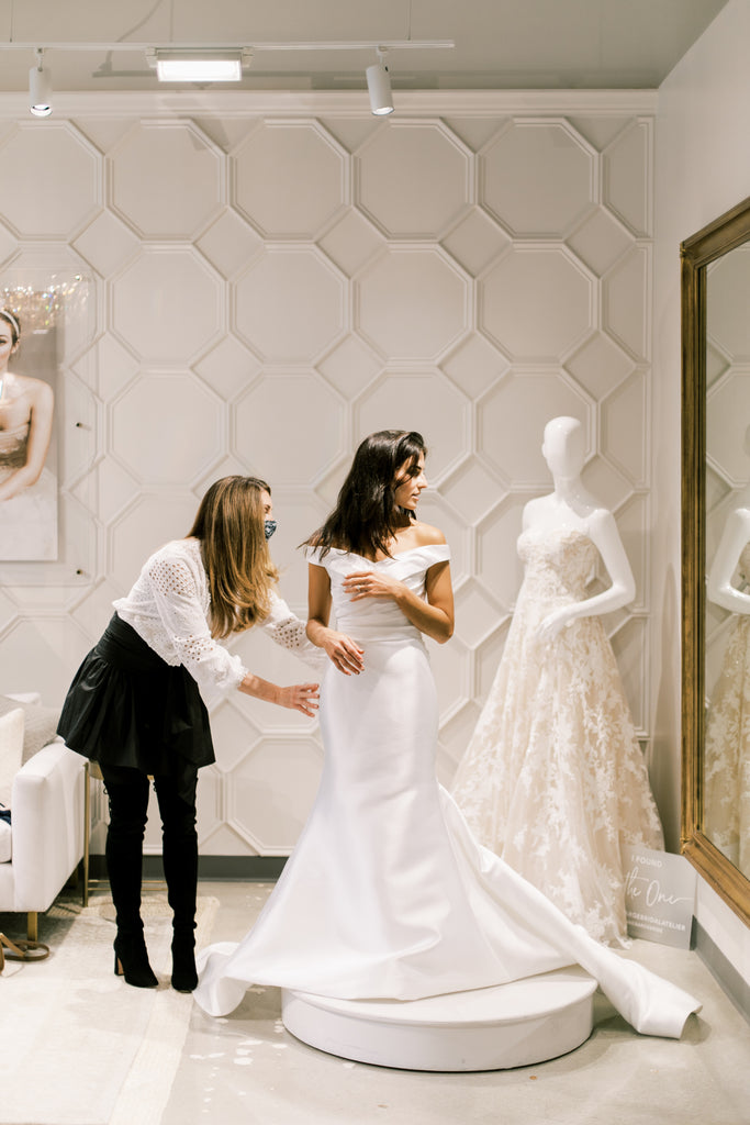 Should You Shop a Trunk Show for Your Wedding Dress Anne Barge